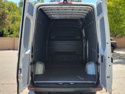 2026 Mercedes-Benz Sprinter 2500 High Roof I4 Diesel HO 170 RWD