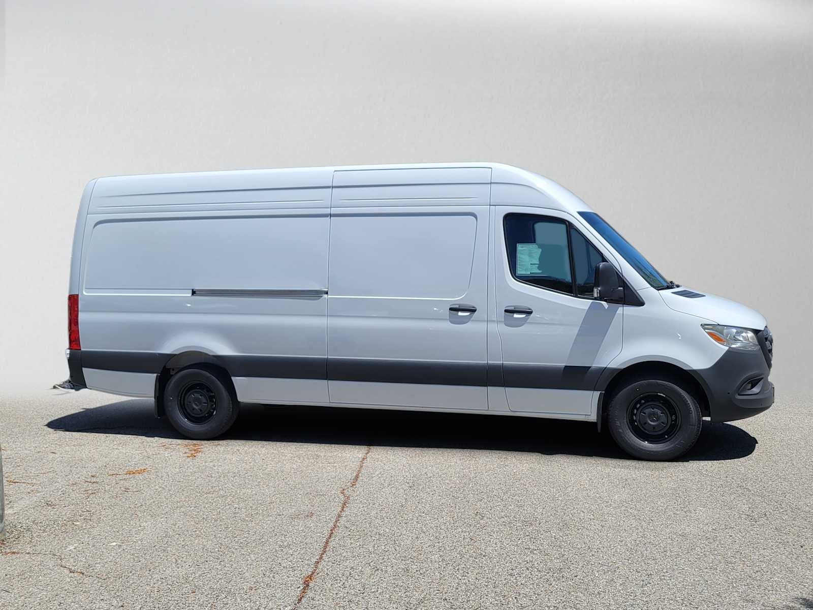 2026 Mercedes-Benz Sprinter 2500 High Roof I4 Diesel HO 170 RWD