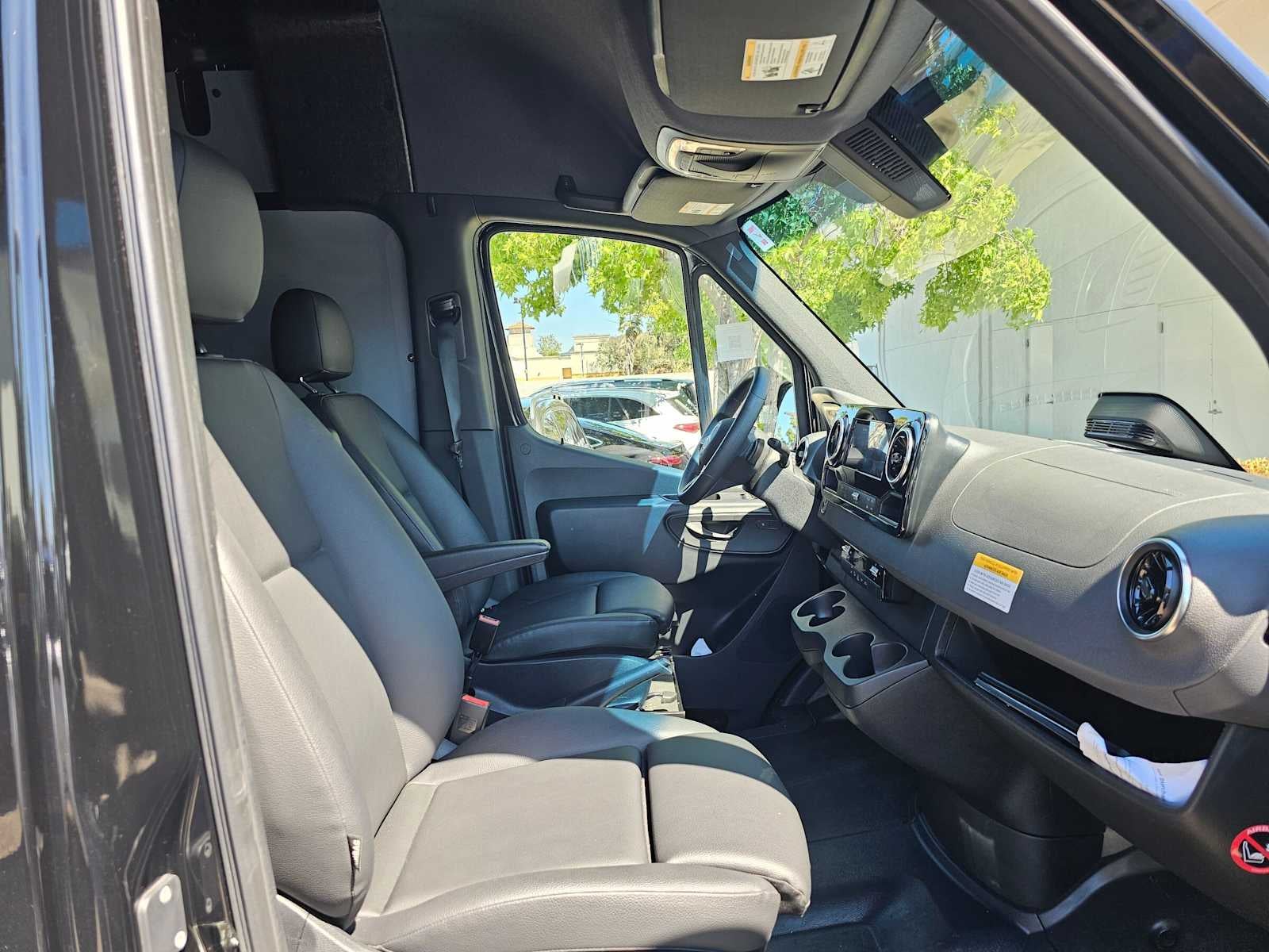 2025 Mercedes-Benz Sprinter Cargo Van 2500 High Roof I4 Diesel HO 170 RWD