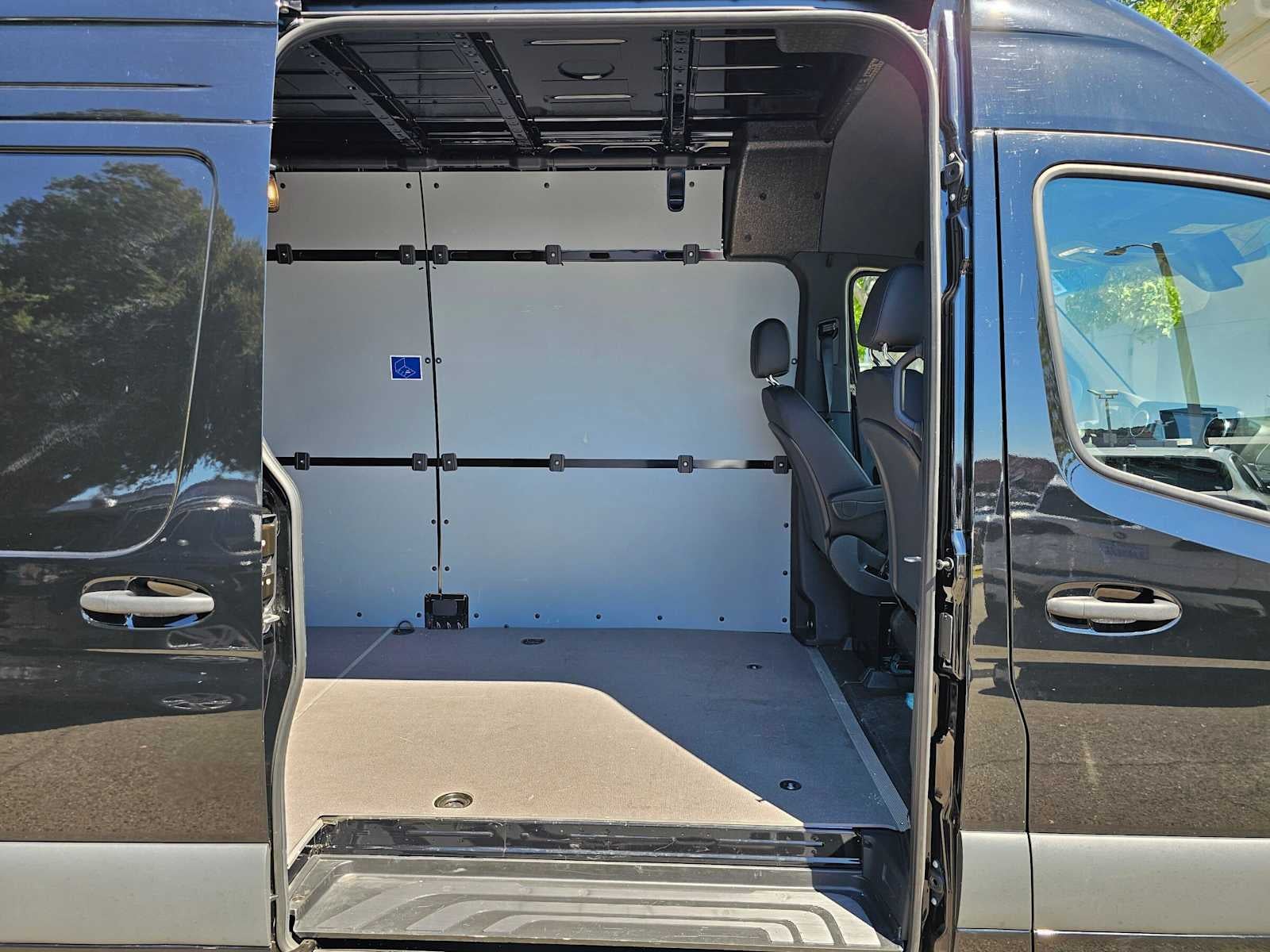 2025 Mercedes-Benz Sprinter Cargo Van 2500 High Roof I4 Diesel HO 170 RWD