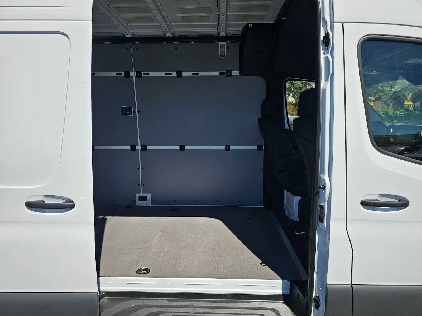 2026 Mercedes-Benz Sprinter 2500 High Roof I4 Diesel HO 170 RWD