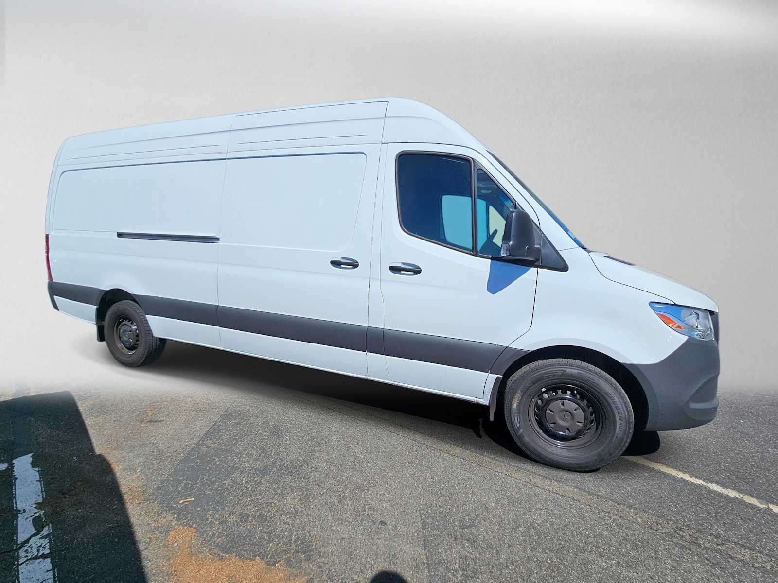 2026 Mercedes-Benz Sprinter 2500 High Roof I4 Diesel HO 170 RWD