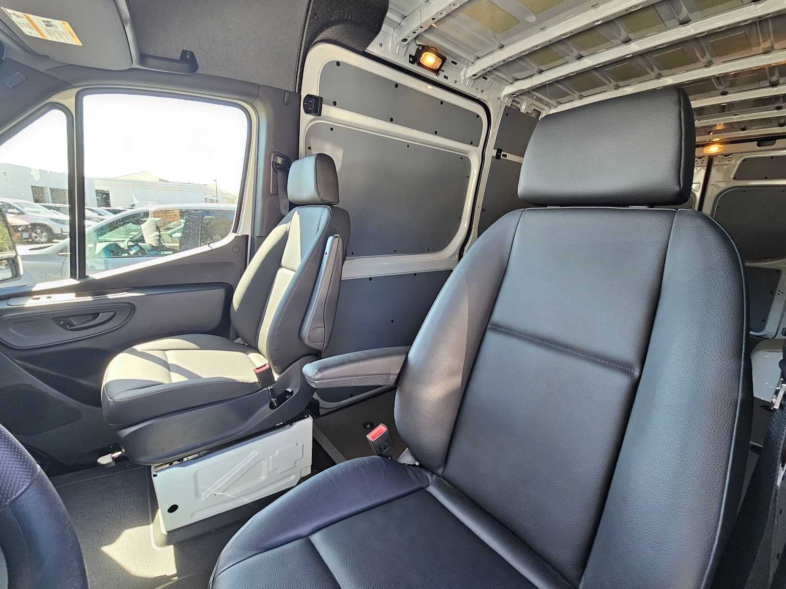 2026 Mercedes-Benz Sprinter 2500 High Roof I4 Diesel HO 170 RWD
