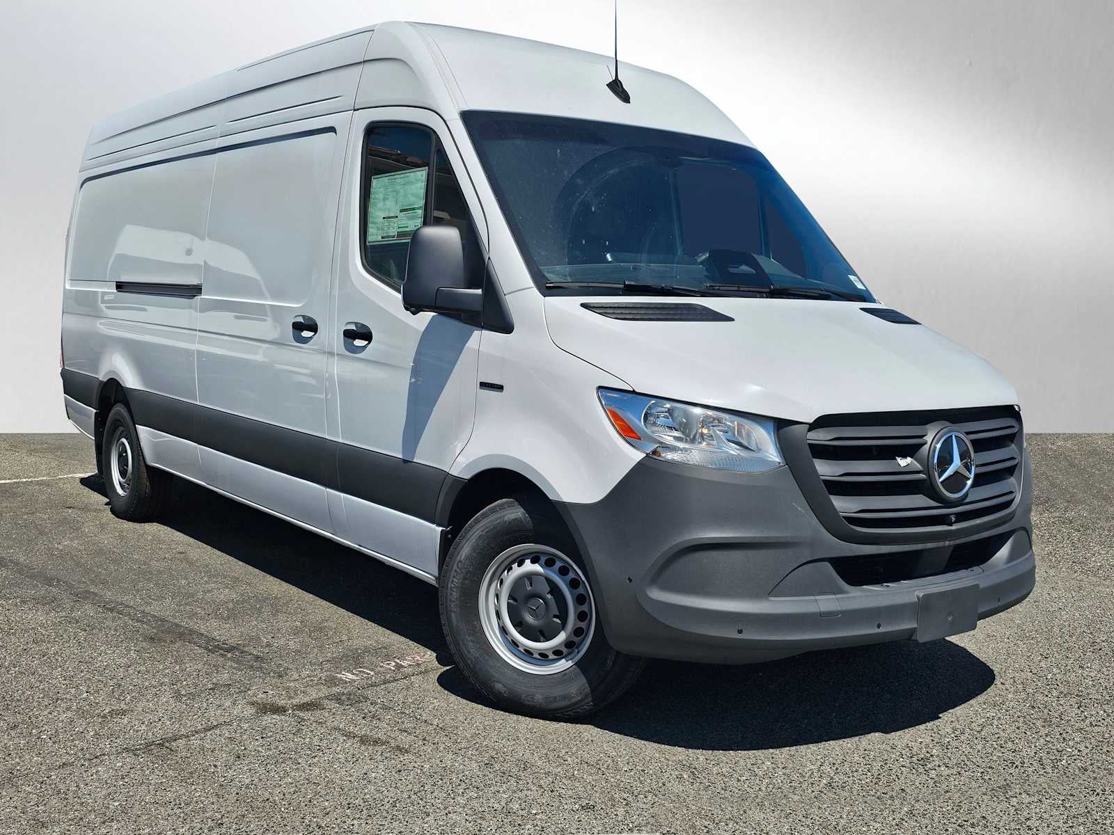 2025 Mercedes-Benz eSprinter Cargo Van 2500 High Roof HO 170 RWD