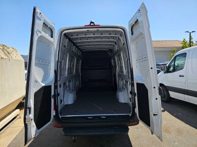 2025 Mercedes-Benz eSprinter Cargo Van 2500 High Roof HO 170 RWD