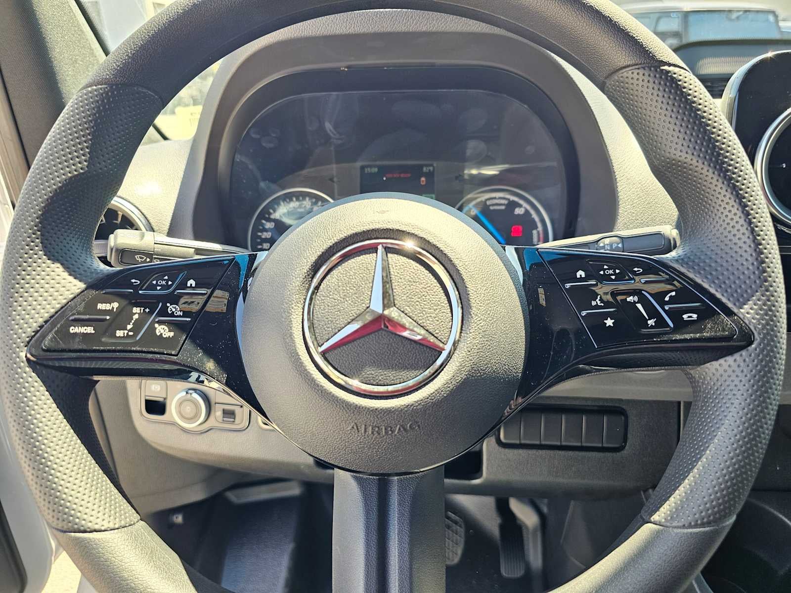 2025 Mercedes-Benz eSprinter Cargo Van 2500 High Roof HO 170 RWD