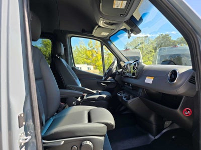 2025 Mercedes-Benz Sprinter Passenger Van 2500 Standard Roof I4 Diesel HO 144 RWD
