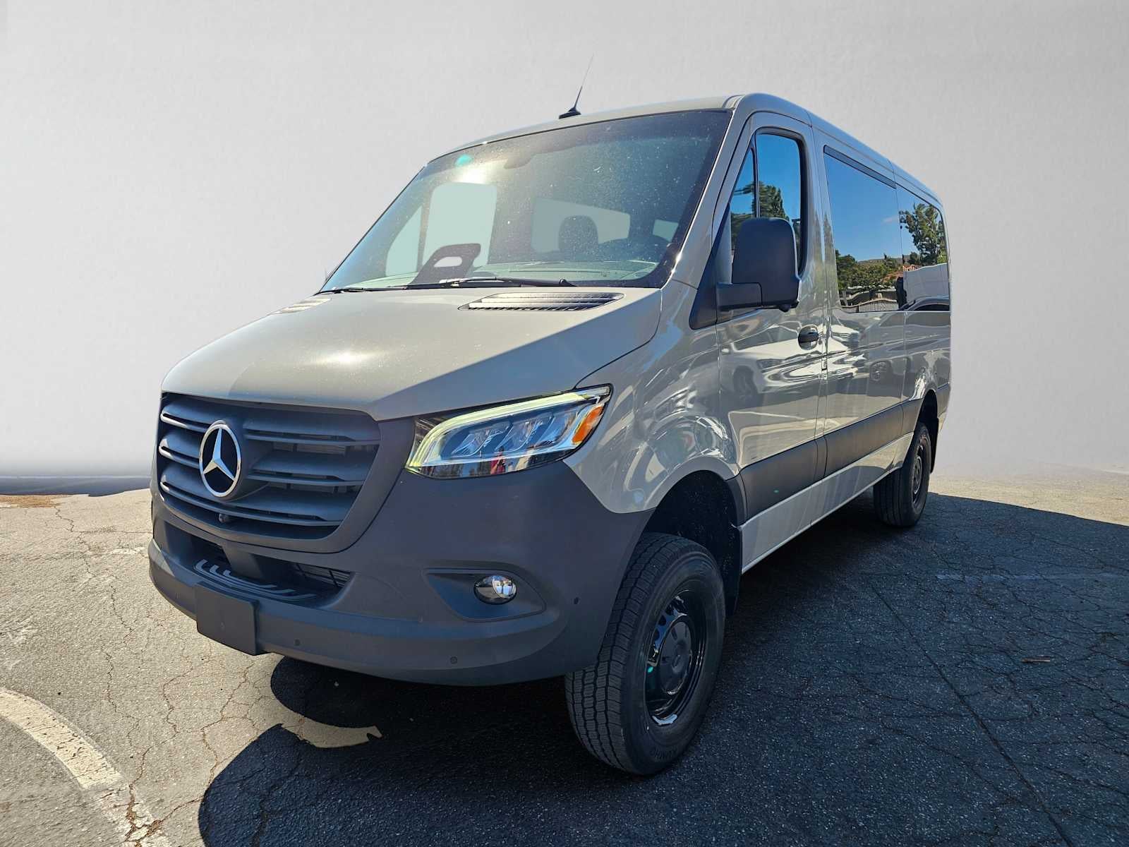 2026 Mercedes-Benz Sprinter Passenger Van 2500 Standard Roof I4 Diesel HO 144 AWD