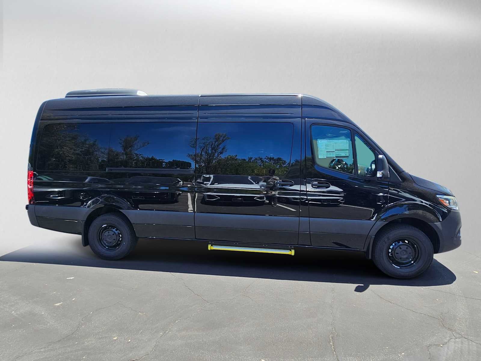 2026 Mercedes-Benz Sprinter Passenger Van 2500 High Roof I4 Diesel HO 170 RWD