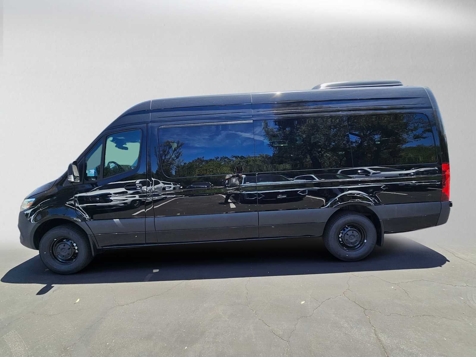 2026 Mercedes-Benz Sprinter Passenger Van 2500 High Roof I4 Diesel HO 170 RWD