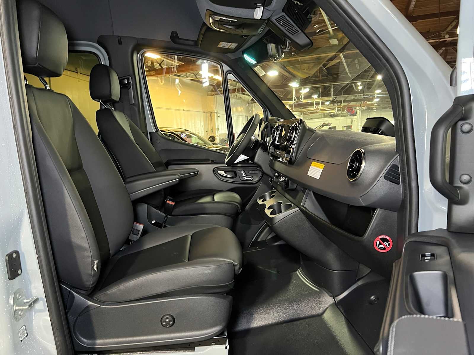 2026 Mercedes-Benz Sprinter 2500 Standard Roof I4 Diesel HO 144 AWD