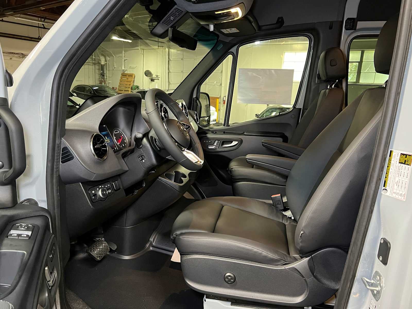 2026 Mercedes-Benz Sprinter 2500 Standard Roof I4 Diesel HO 144 AWD