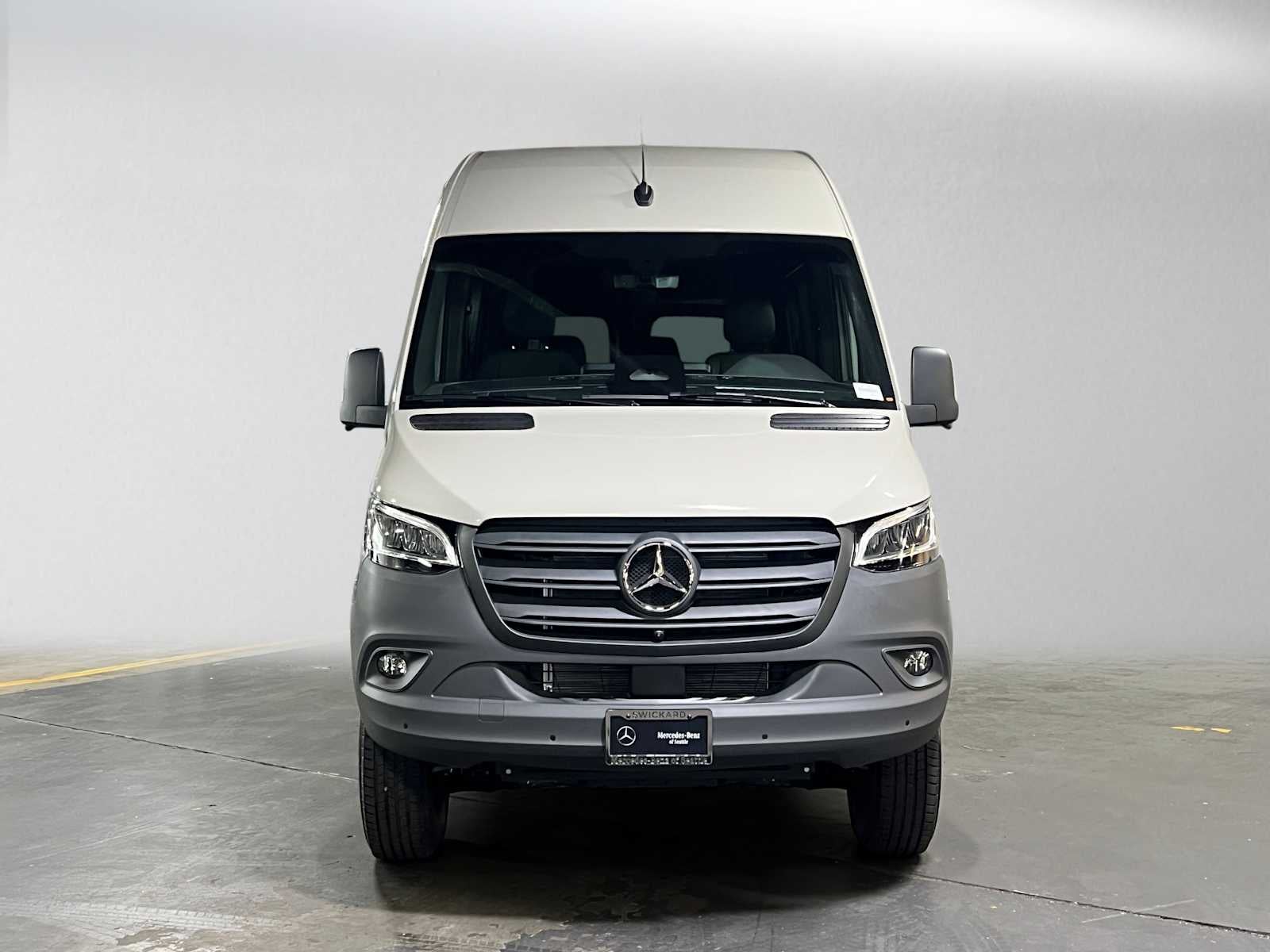 2026 Mercedes-Benz Sprinter 2500 Standard Roof I4 Diesel HO 144 AWD