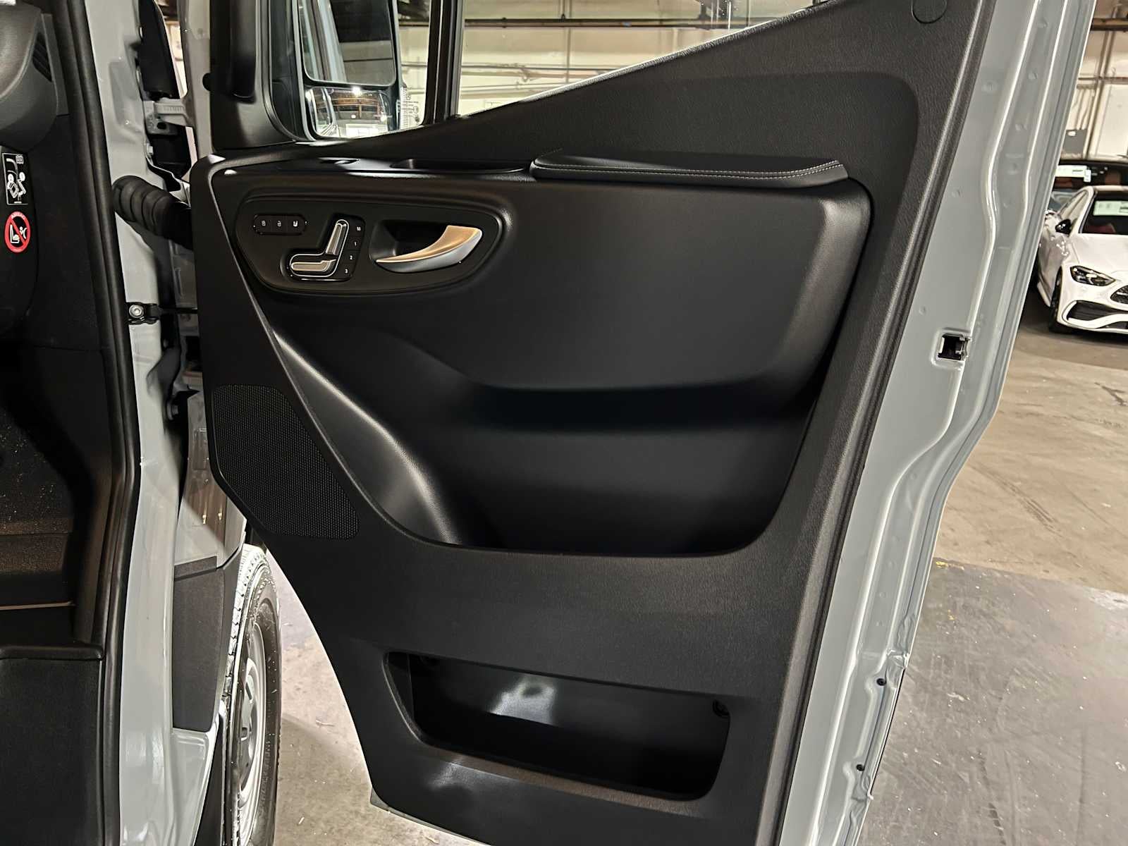 2026 Mercedes-Benz Sprinter 2500 Standard Roof I4 Diesel HO 144 AWD