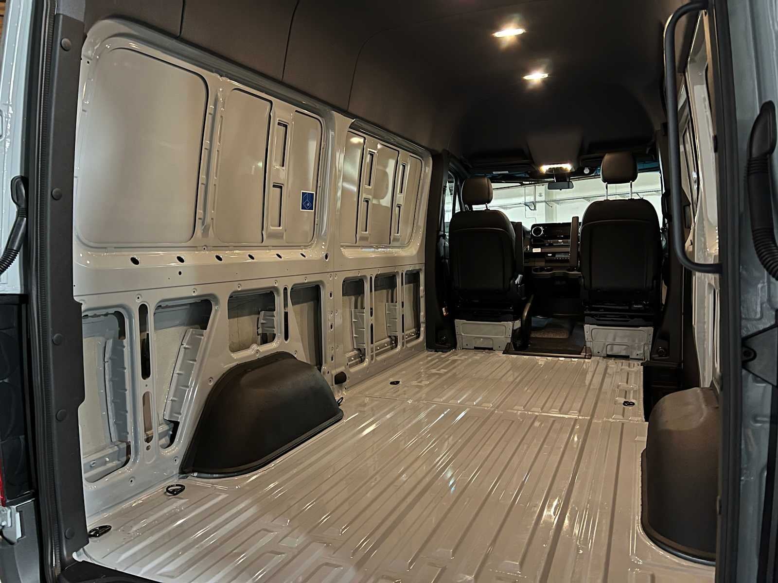 2026 Mercedes-Benz Sprinter 2500 Standard Roof I4 Diesel HO 144 AWD