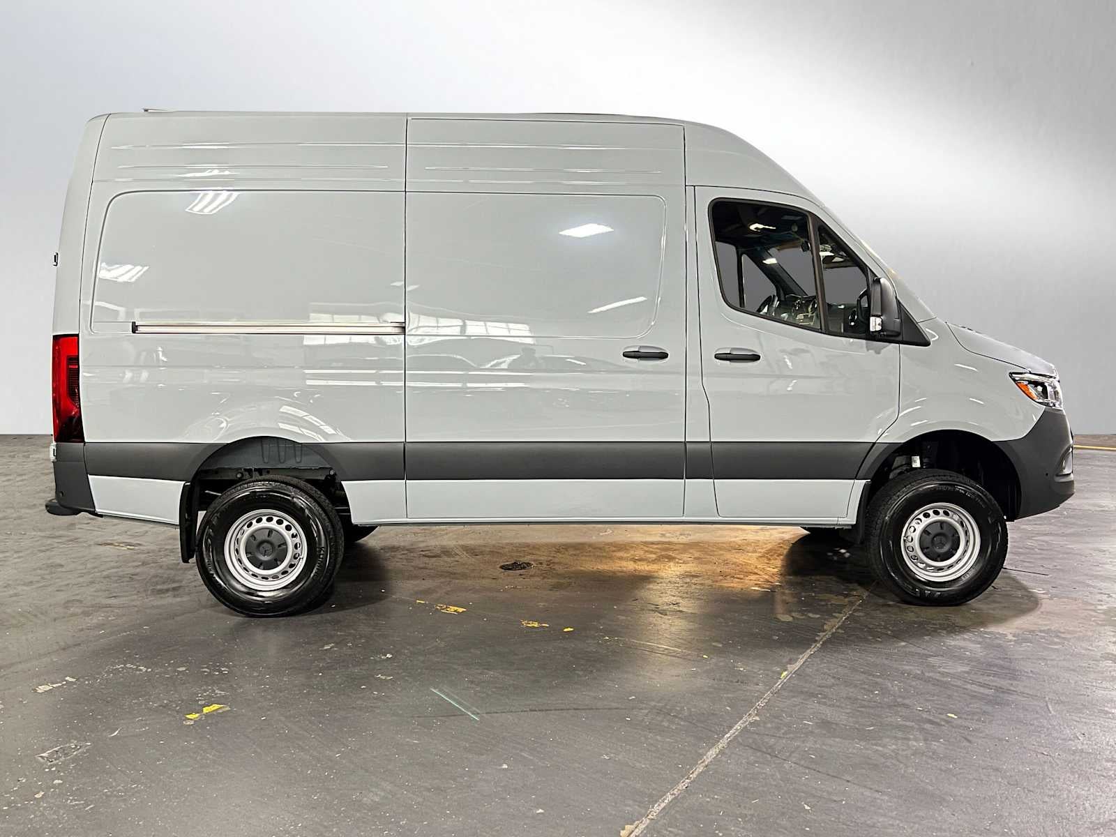 2026 Mercedes-Benz Sprinter 2500 Standard Roof I4 Diesel HO 144 AWD