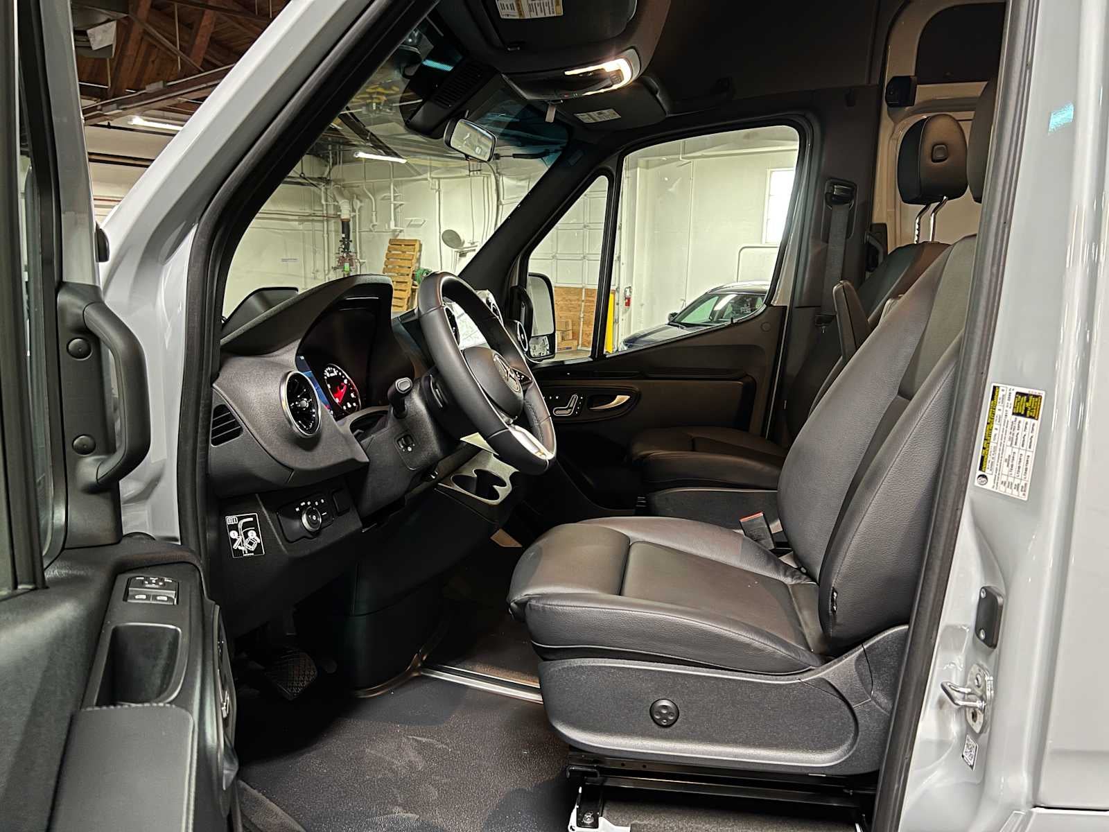 2026 Mercedes-Benz Sprinter 2500 Standard Roof I4 Diesel HO 144 AWD