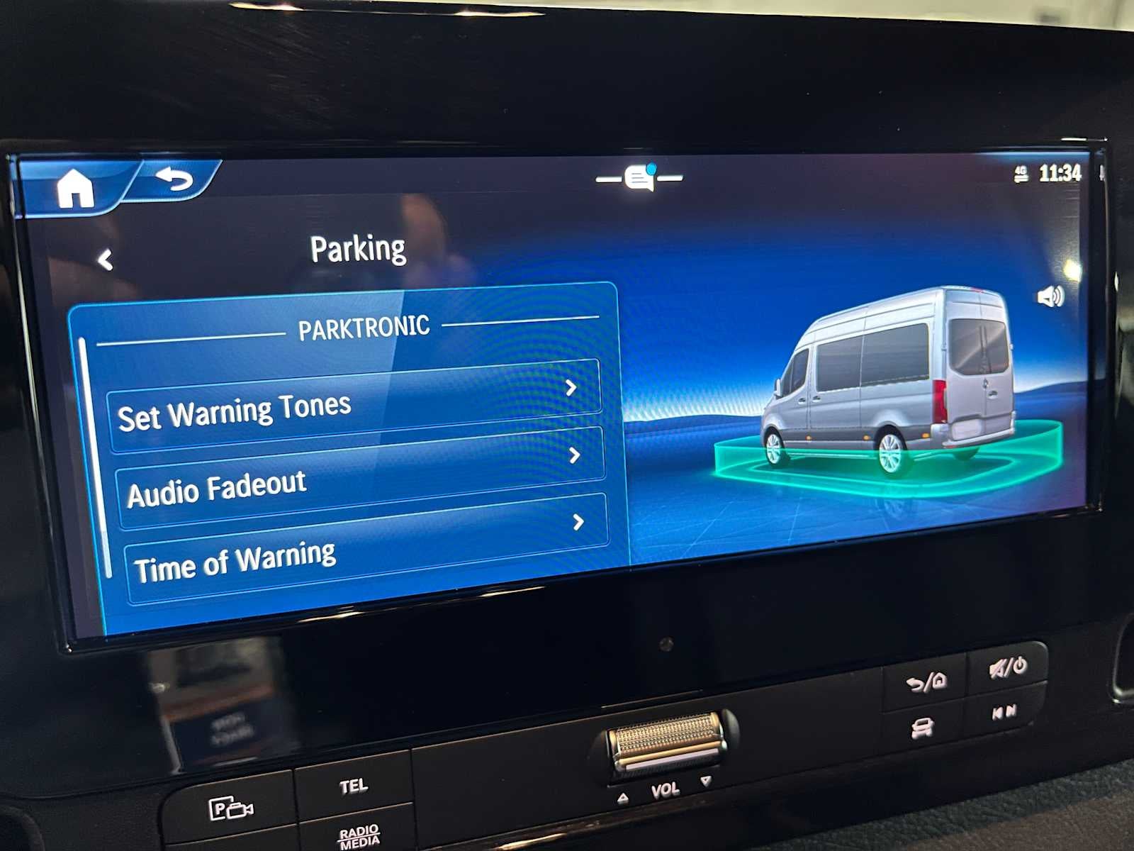 2026 Mercedes-Benz Sprinter 2500 Standard Roof I4 Diesel HO 144 AWD
