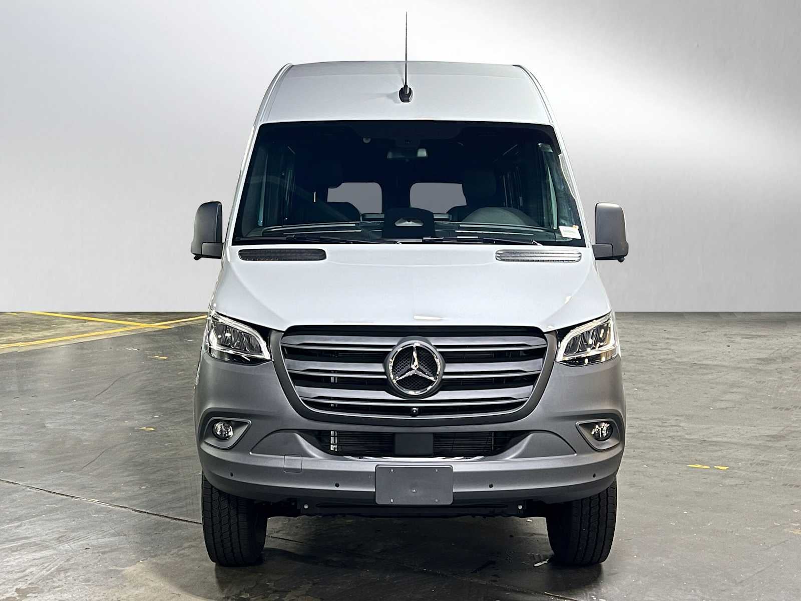 2026 Mercedes-Benz Sprinter 2500 Standard Roof I4 Diesel HO 144 AWD