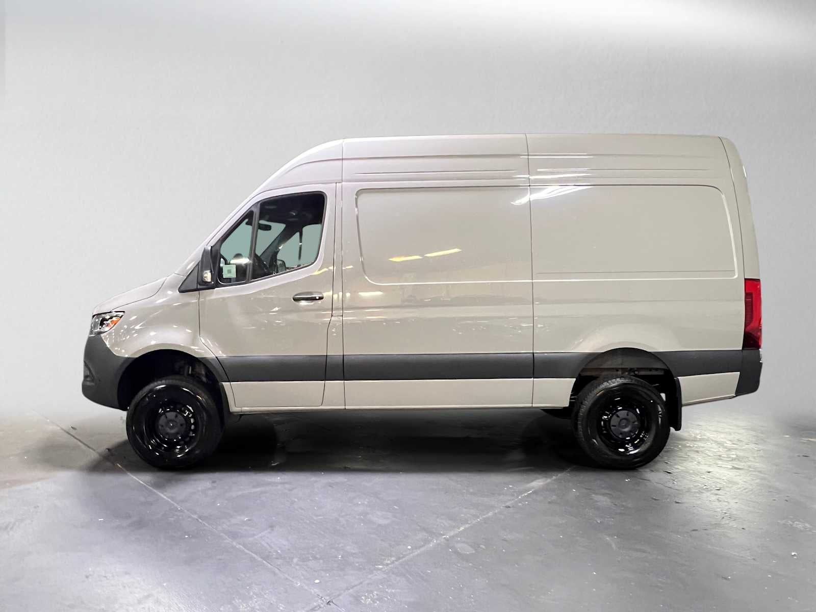 2026 Mercedes-Benz Sprinter 2500 Standard Roof I4 Diesel HO 144 AWD
