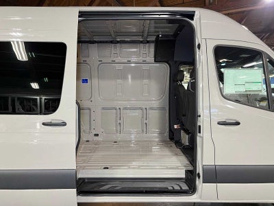 2026 Mercedes-Benz Sprinter 2500 Standard Roof I4 Diesel HO 144 AWD