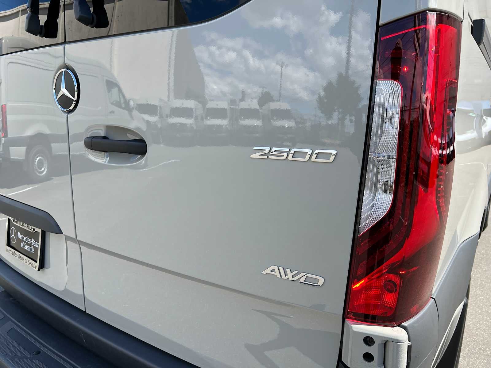 2026 Mercedes-Benz Sprinter 2500 Standard Roof I4 Diesel HO 144 AWD