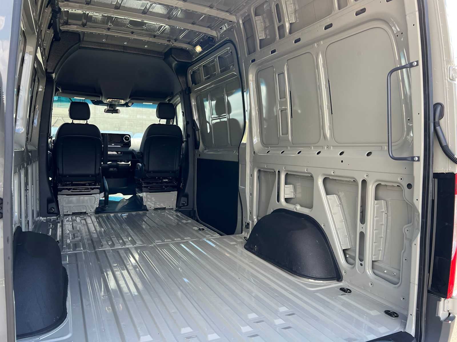 2026 Mercedes-Benz Sprinter 2500 Standard Roof I4 Diesel HO 144 AWD