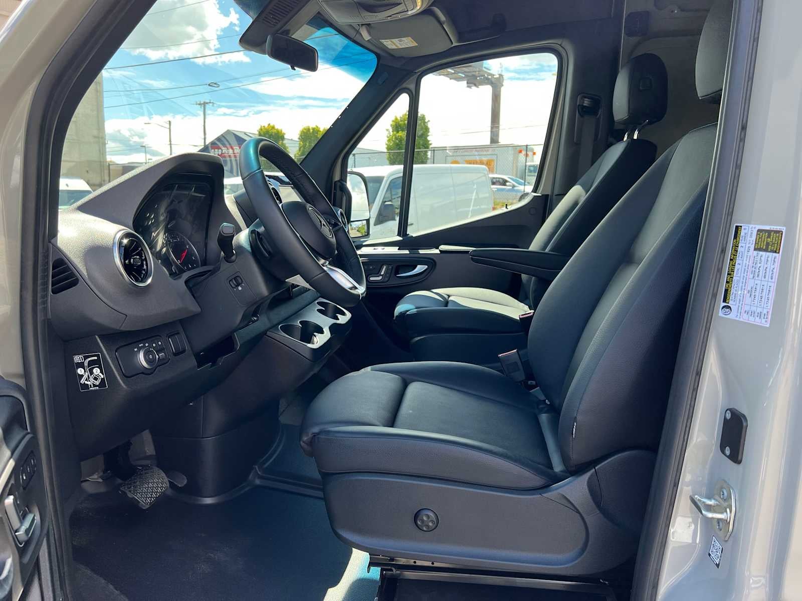 2026 Mercedes-Benz Sprinter 2500 Standard Roof I4 Diesel HO 144 AWD