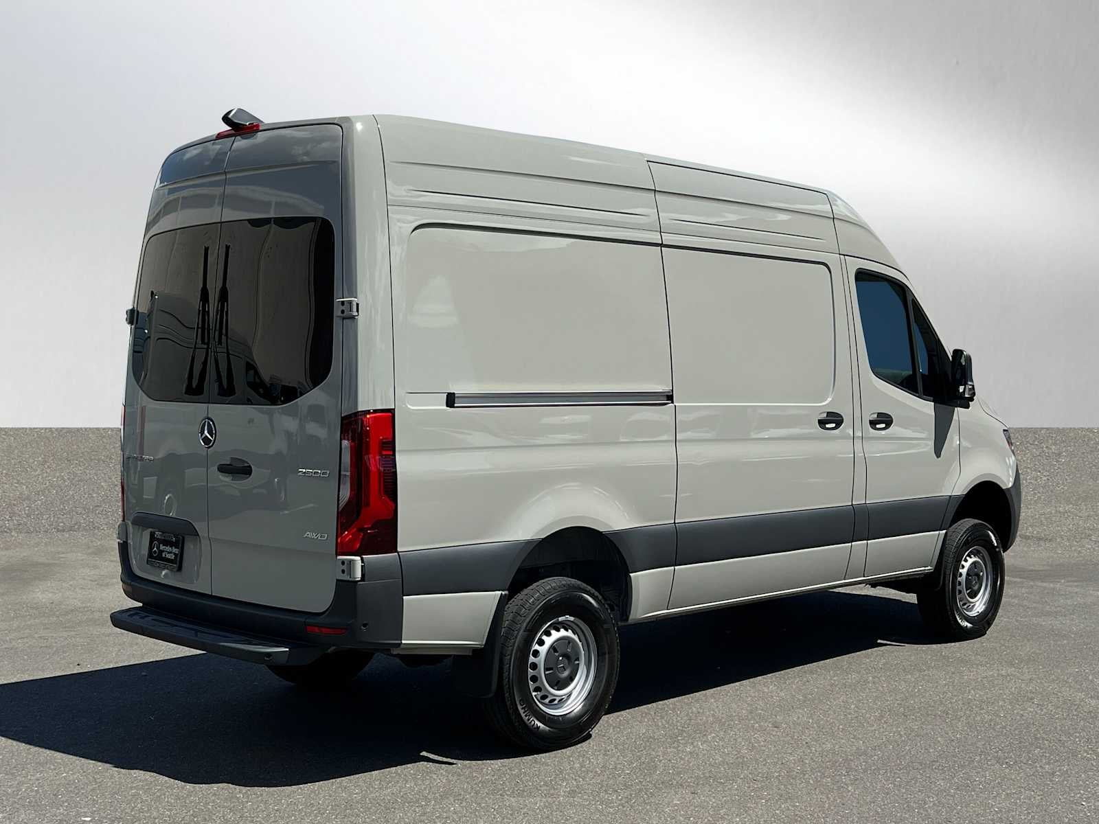 2026 Mercedes-Benz Sprinter 2500 Standard Roof I4 Diesel HO 144 AWD