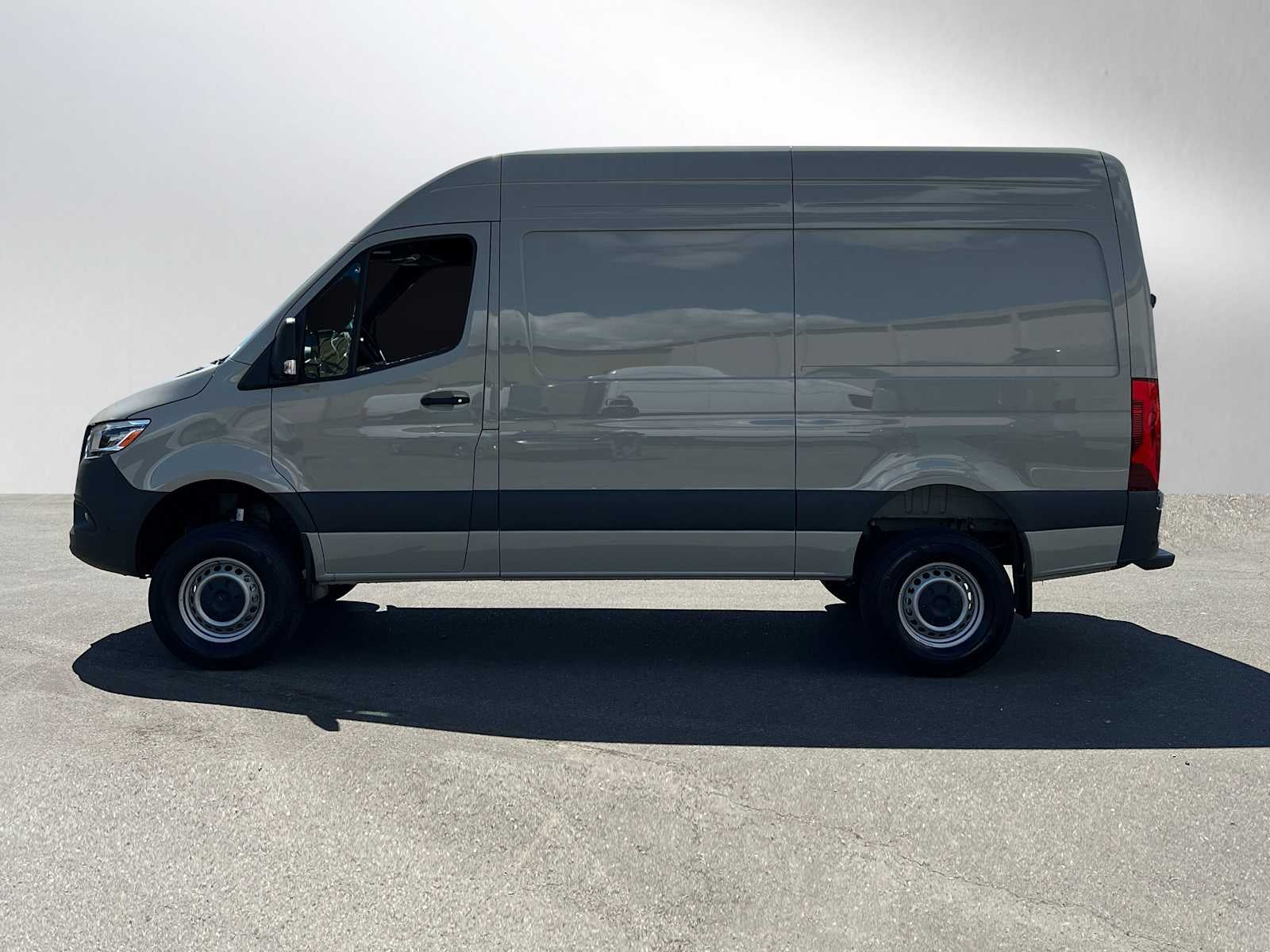 2026 Mercedes-Benz Sprinter 2500 Standard Roof I4 Diesel HO 144 AWD
