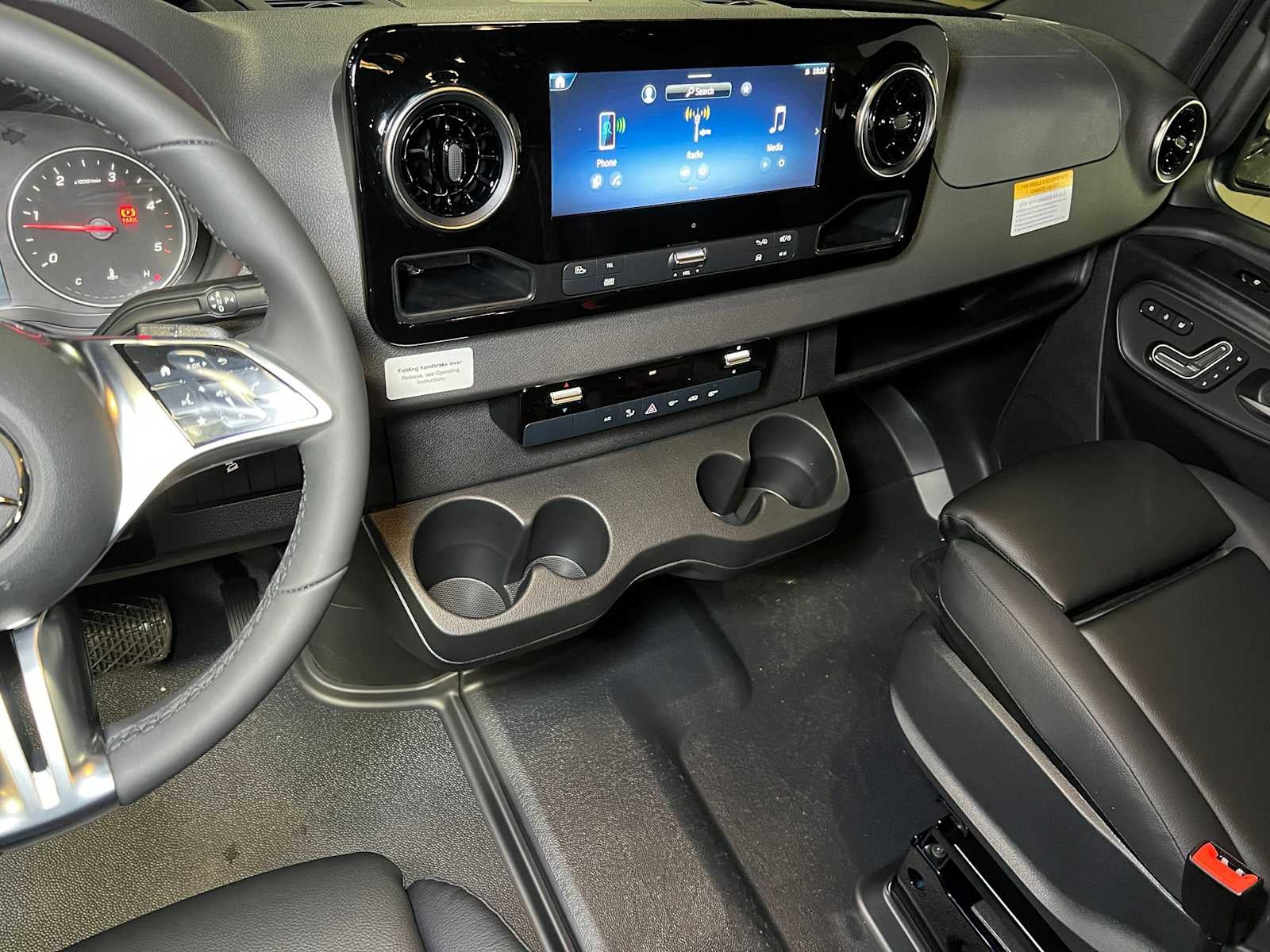 2026 Mercedes-Benz Sprinter 2500 Standard Roof I4 Diesel HO 144 AWD