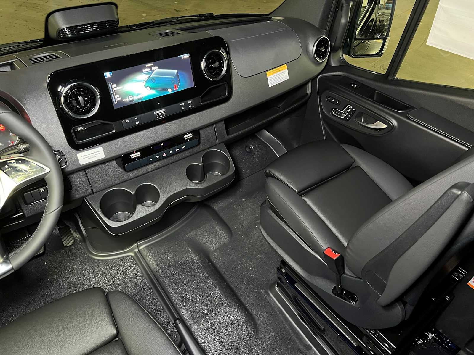 2026 Mercedes-Benz Sprinter 2500 Standard Roof I4 Diesel HO 144 AWD