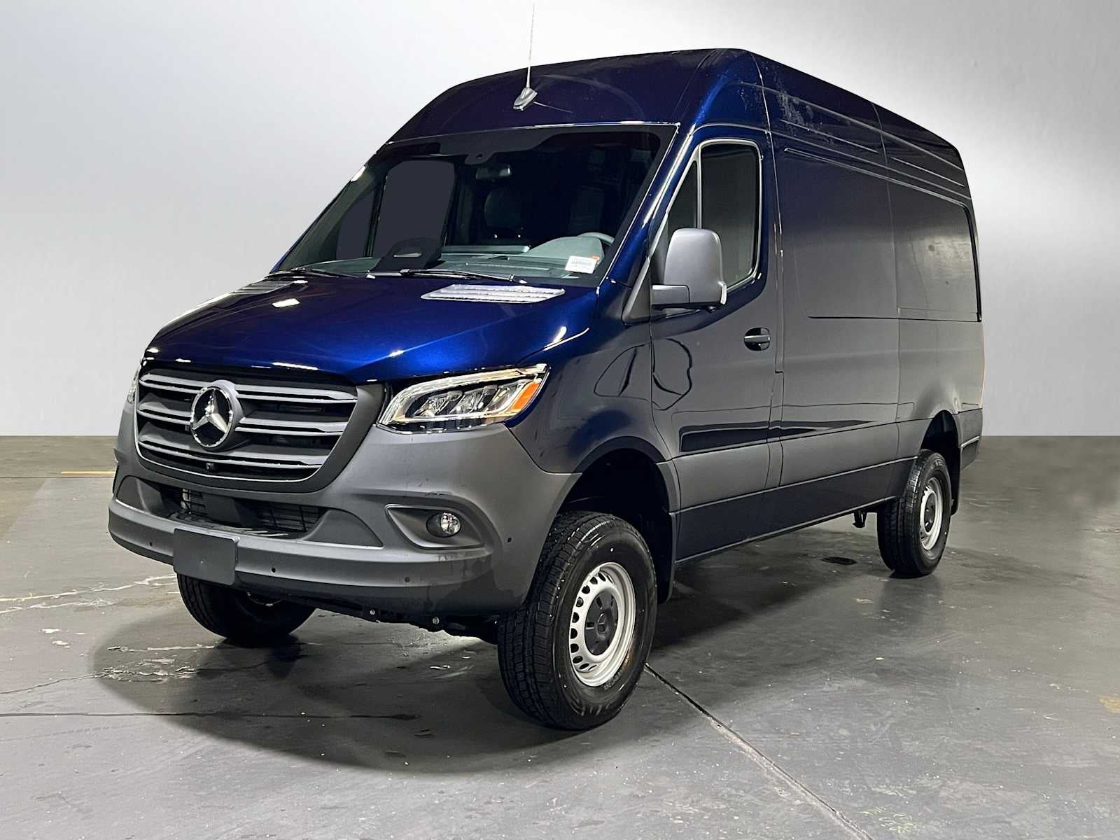 2026 Mercedes-Benz Sprinter 2500 Standard Roof I4 Diesel HO 144 AWD