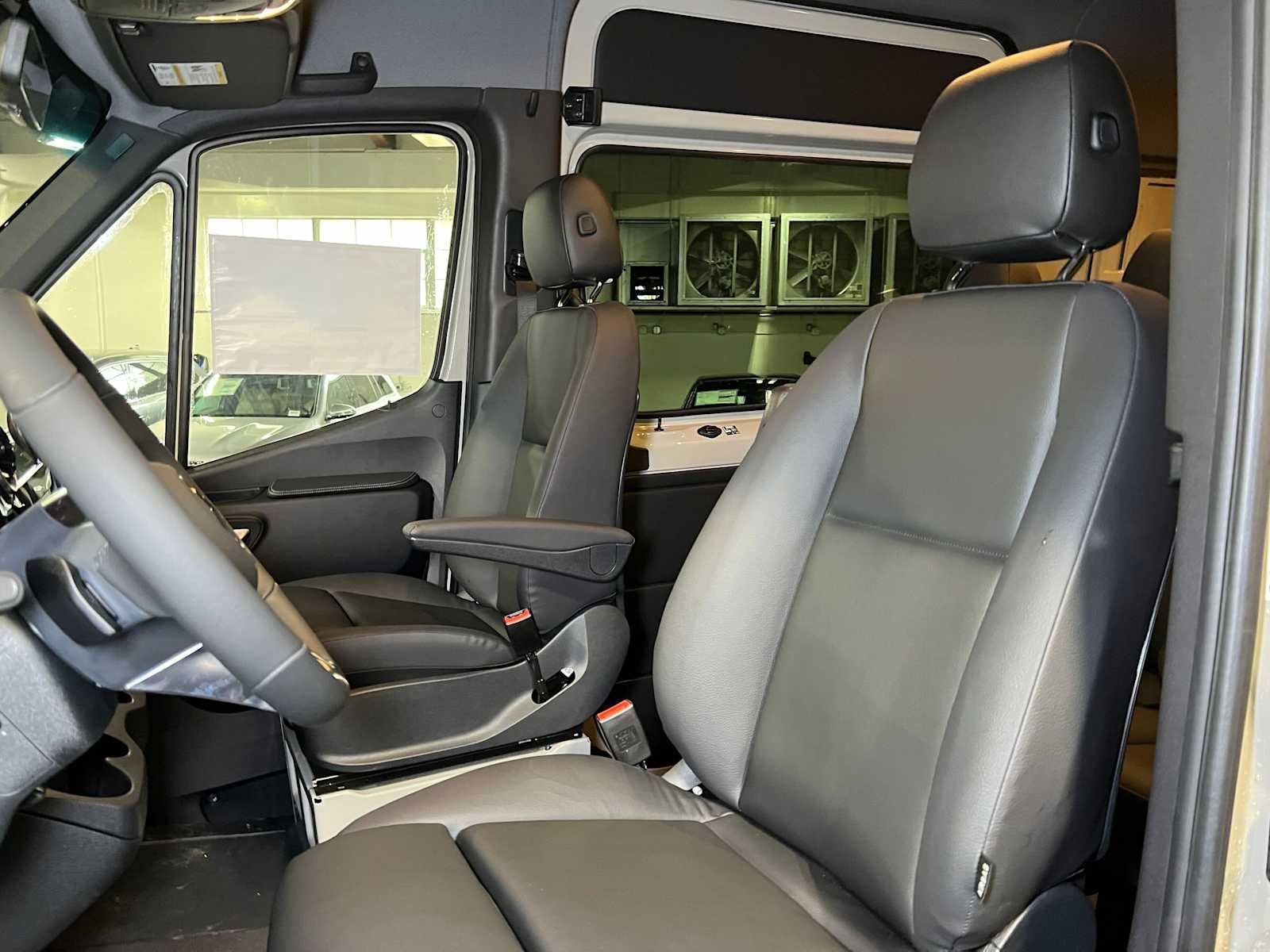 2026 Mercedes-Benz Sprinter 2500 Standard Roof I4 Diesel HO 144 AWD