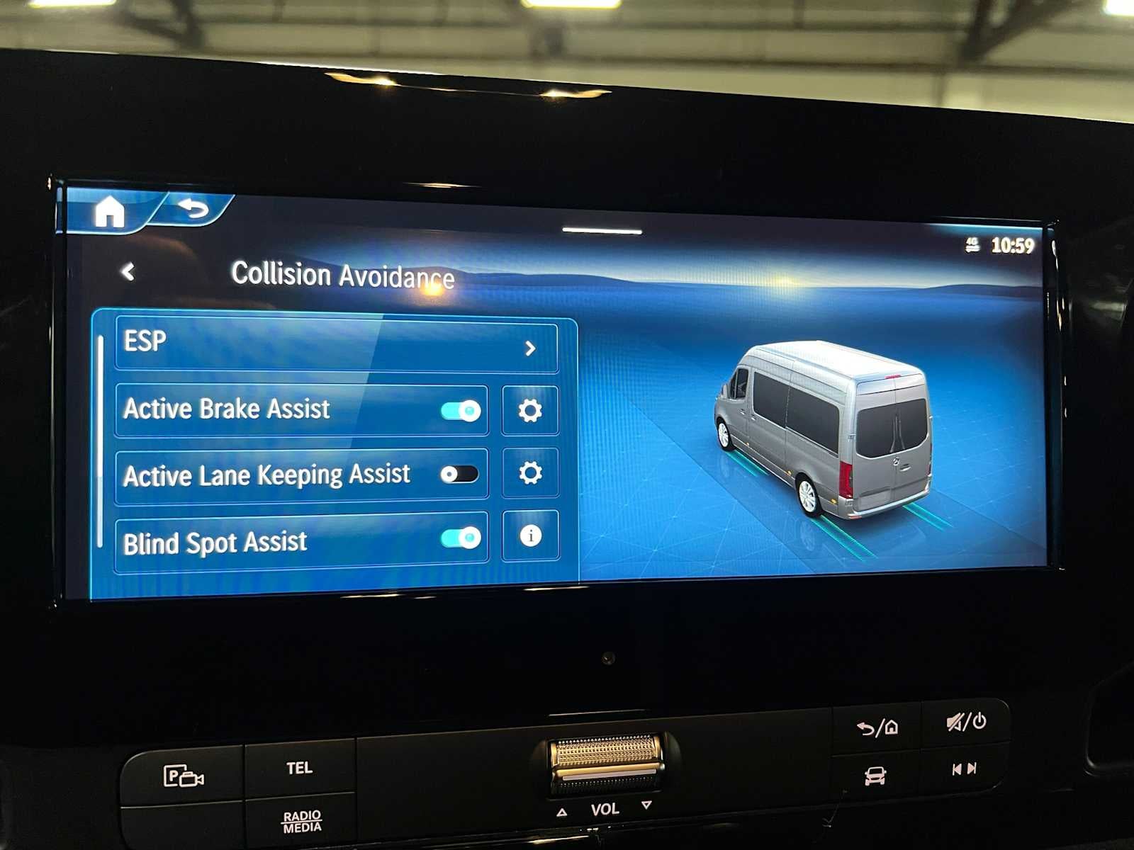 2026 Mercedes-Benz Sprinter 2500 Standard Roof I4 Diesel HO 144 AWD