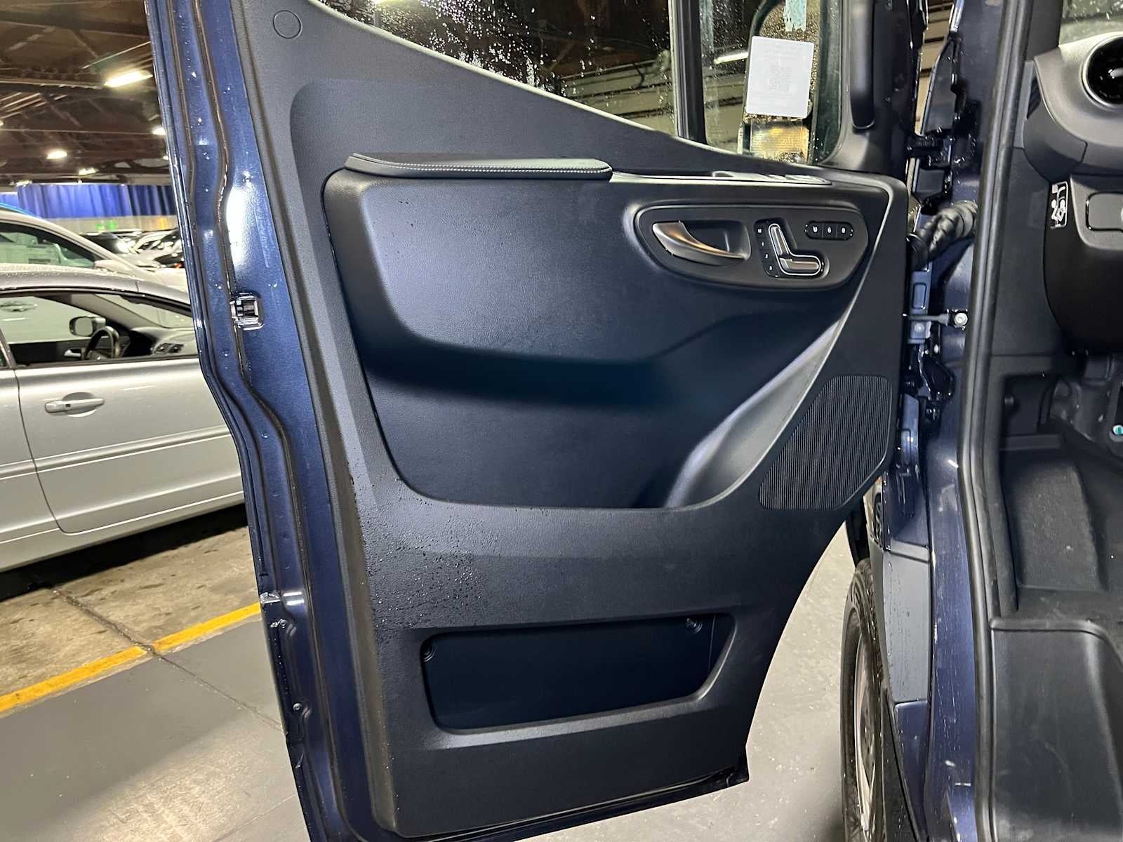 2026 Mercedes-Benz Sprinter 2500 Standard Roof I4 Diesel HO 144 AWD