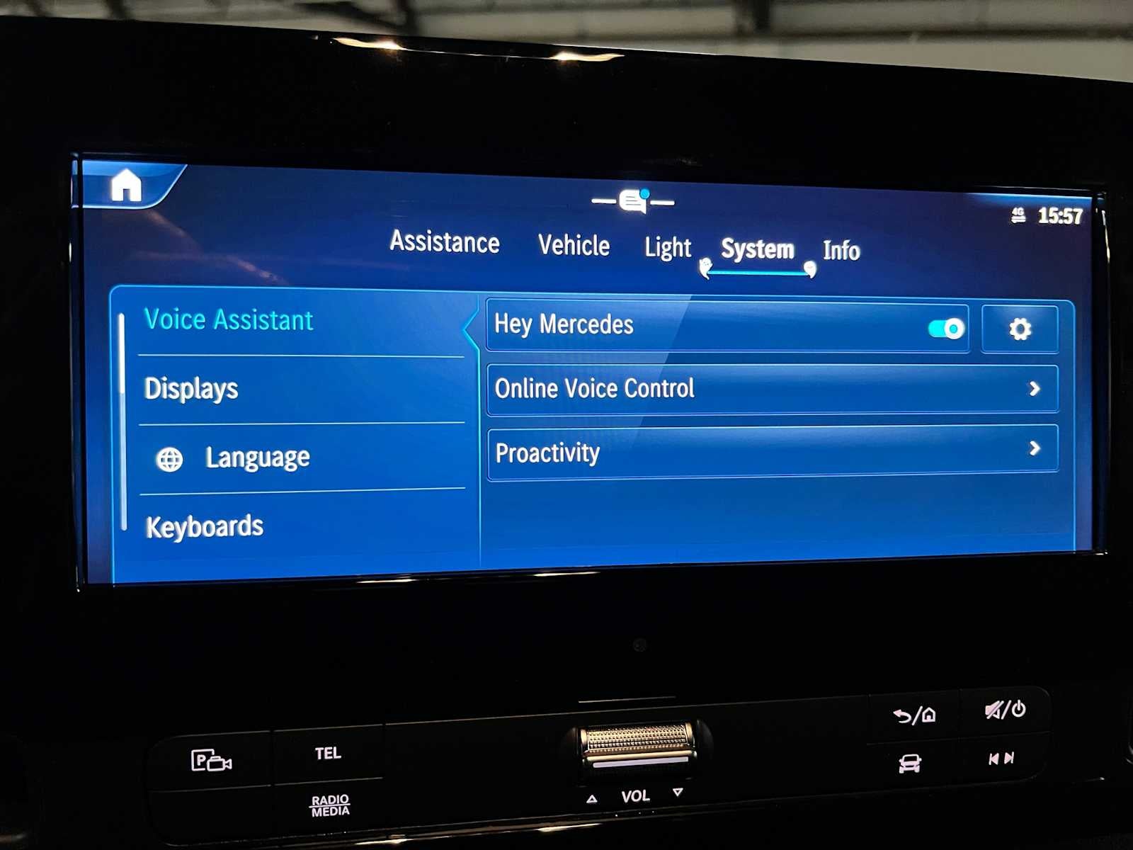 2026 Mercedes-Benz Sprinter 2500 Standard Roof I4 Diesel HO 144 AWD