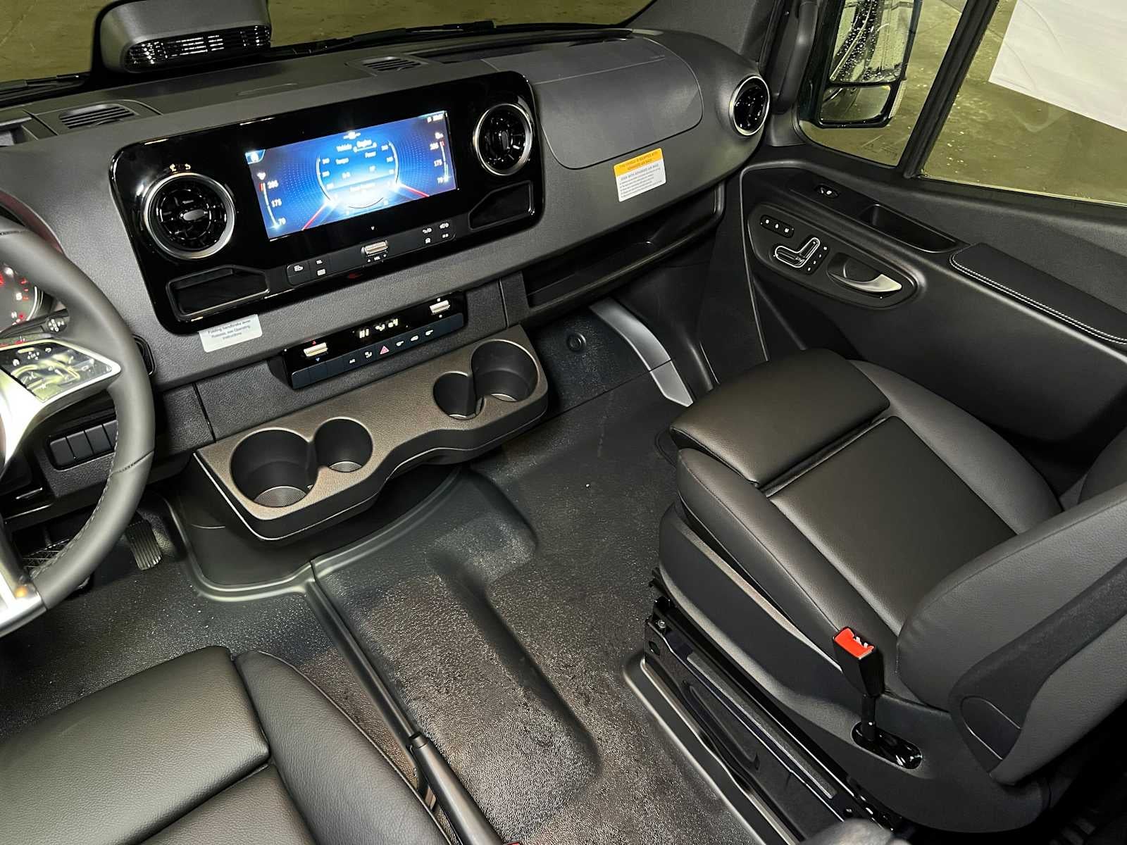 2026 Mercedes-Benz Sprinter 2500 Standard Roof I4 Diesel HO 144 AWD