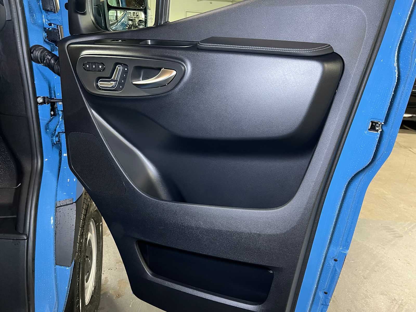 2026 Mercedes-Benz Sprinter 2500 Standard Roof I4 Diesel HO 144 AWD