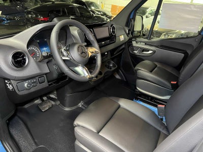 2026 Mercedes-Benz Sprinter 2500 Standard Roof I4 Diesel HO 144 AWD