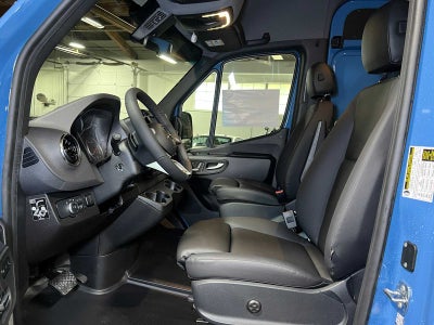 2026 Mercedes-Benz Sprinter 2500 Standard Roof I4 Diesel HO 144 AWD