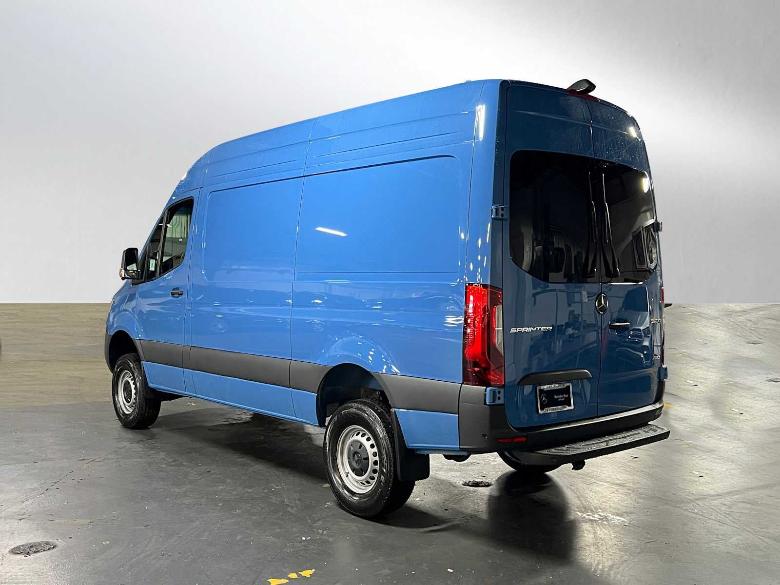 2026 Mercedes-Benz Sprinter 2500 Standard Roof I4 Diesel HO 144 AWD