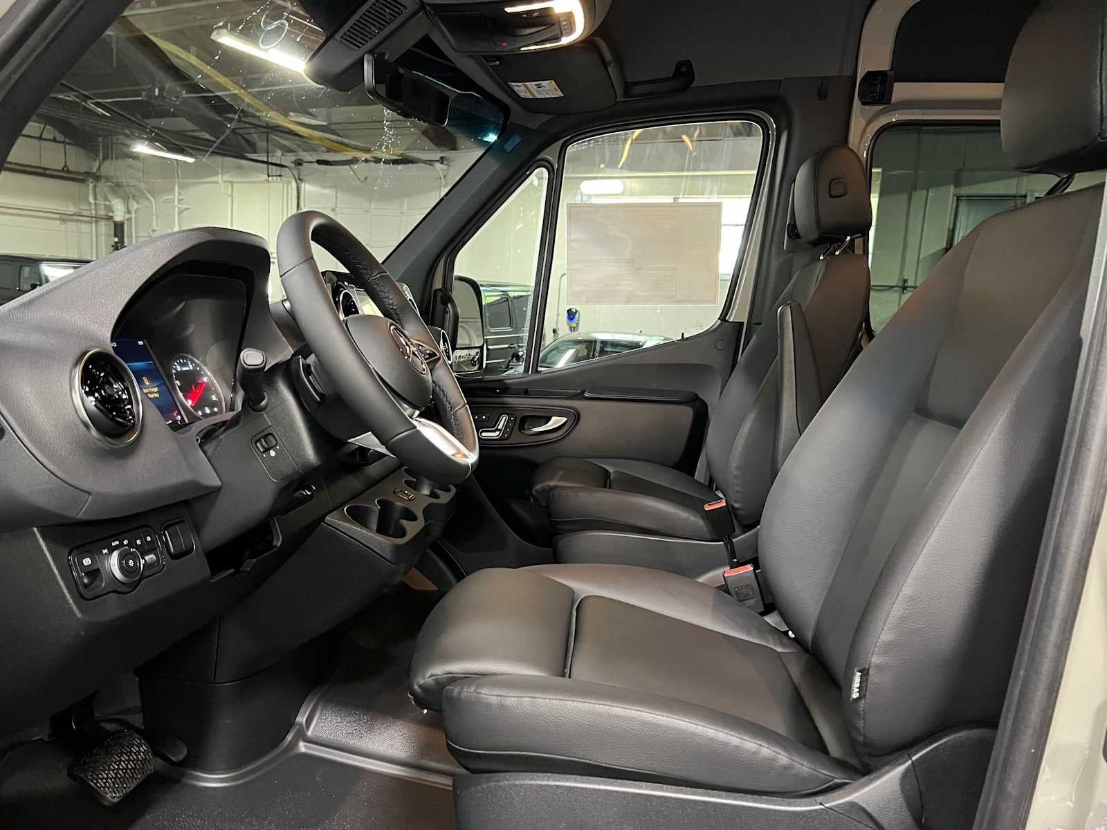 2026 Mercedes-Benz Sprinter 2500 Standard Roof I4 Diesel HO 144 AWD