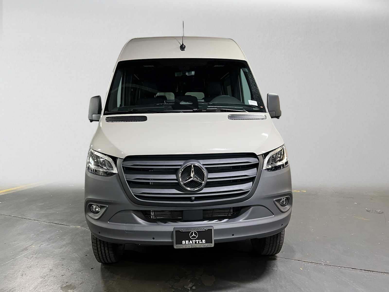 2026 Mercedes-Benz Sprinter 2500 Standard Roof I4 Diesel HO 144 AWD
