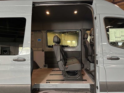 2026 Mercedes-Benz Sprinter 2500 Standard Roof I4 Diesel HO 144 AWD