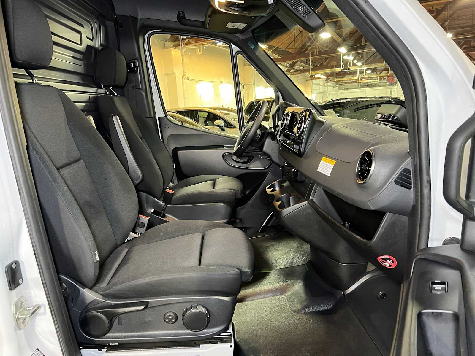2025 Mercedes-Benz Sprinter Cargo Van 2500 Standard Roof I4 Diesel 144" RWD