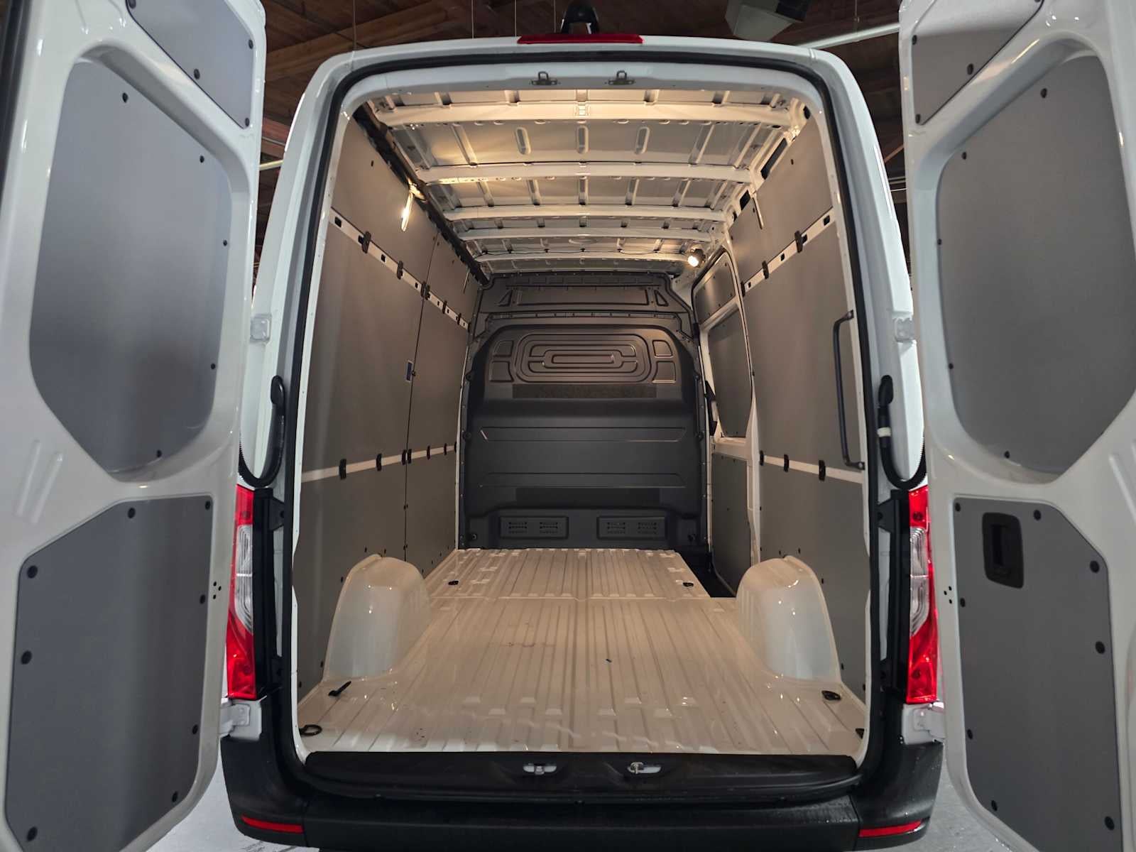 2025 Mercedes-Benz Sprinter Cargo Van 2500 Standard Roof I4 Diesel 144 RWD