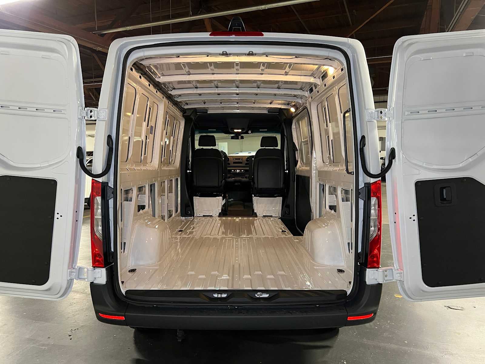 2025 Mercedes-Benz Sprinter Cargo Van 2500 Standard Roof I4 Diesel 144 RWD