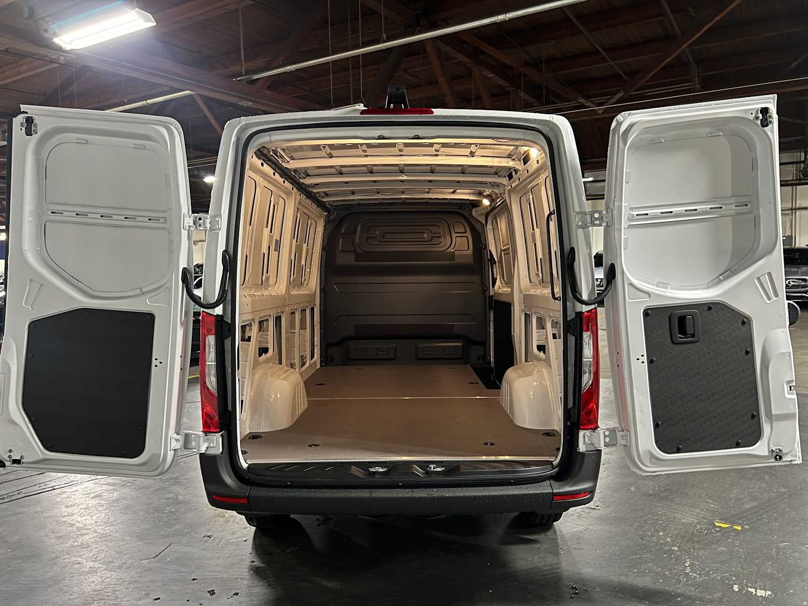 2026 Mercedes-Benz Sprinter 2500 Standard Roof I4 Diesel 144 RWD