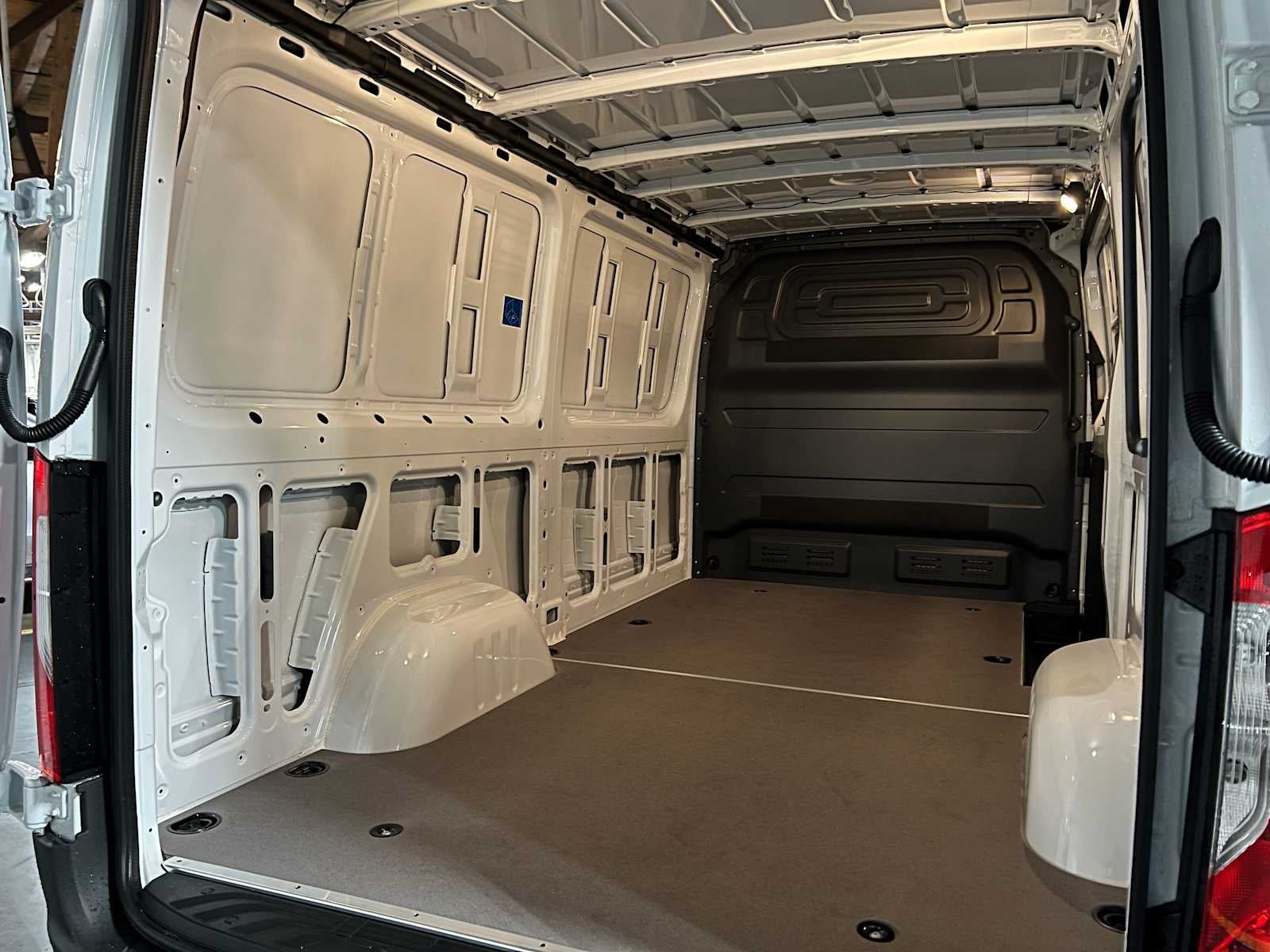 2026 Mercedes-Benz Sprinter 2500 Standard Roof I4 Diesel 144 RWD